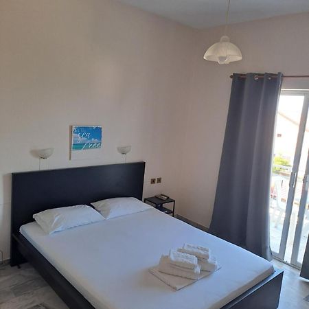Golden Beach-Tsianis Apartments เนอา เมซางกาลา ภายนอก รูปภาพ